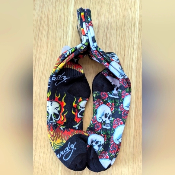 NWT Ed Hardy Cushioned Crew Socks Skulls, Tigers, Roses/Corps Black & Grey Plain - Picture 6 of 16